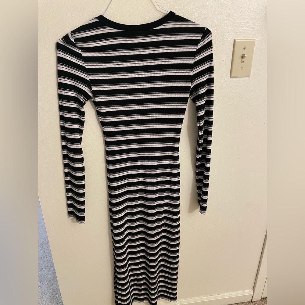 Long Dress - Picture 2 of 4
